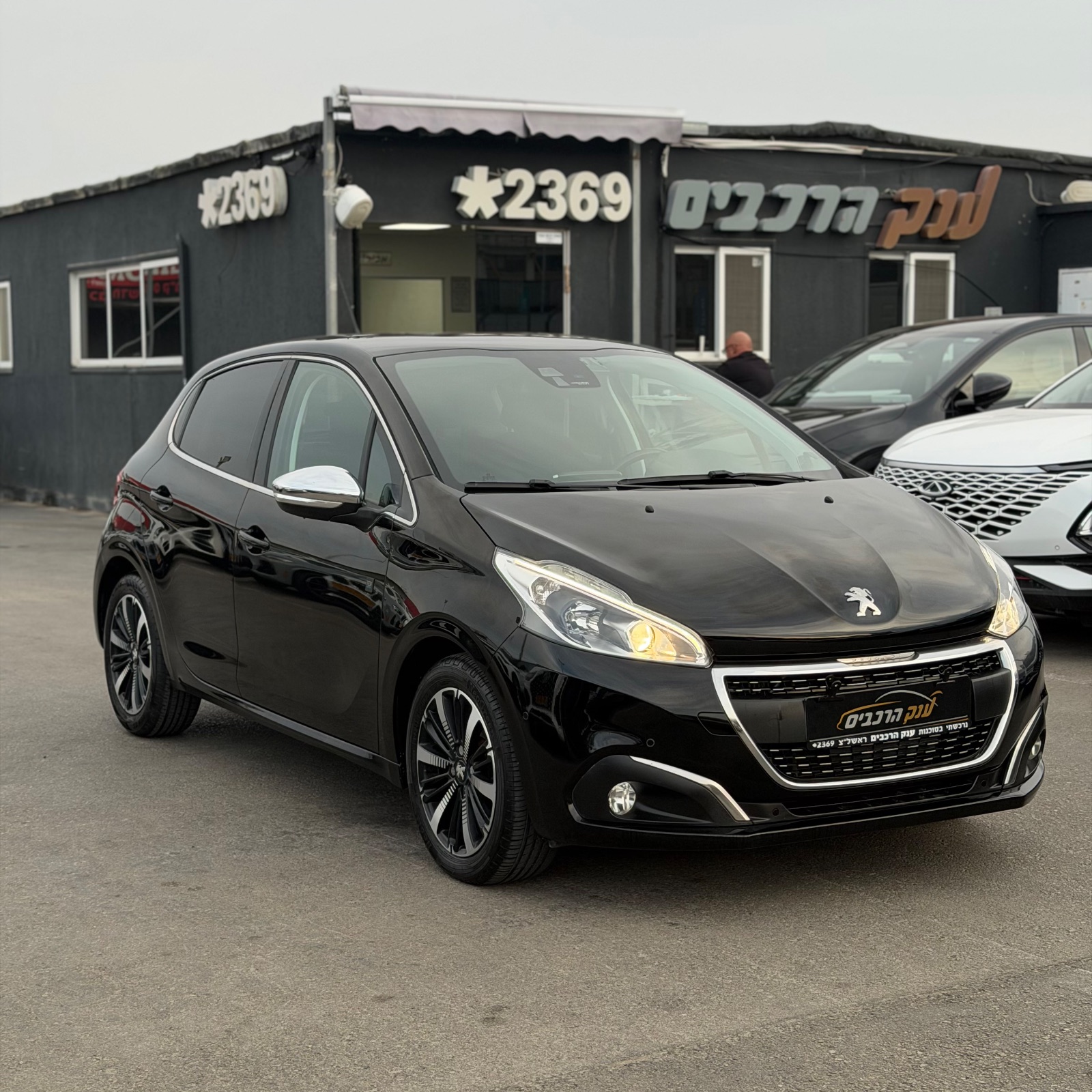פיג'ו 208 TECH EDITION
