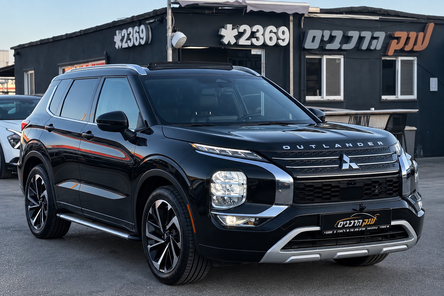 מיצובישי אאוטלנדר LUXURY TTH