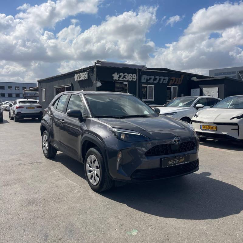 טויוטה YARIS CROSS HSD